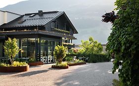 Natürlich Hell. Aparthotel&Camping